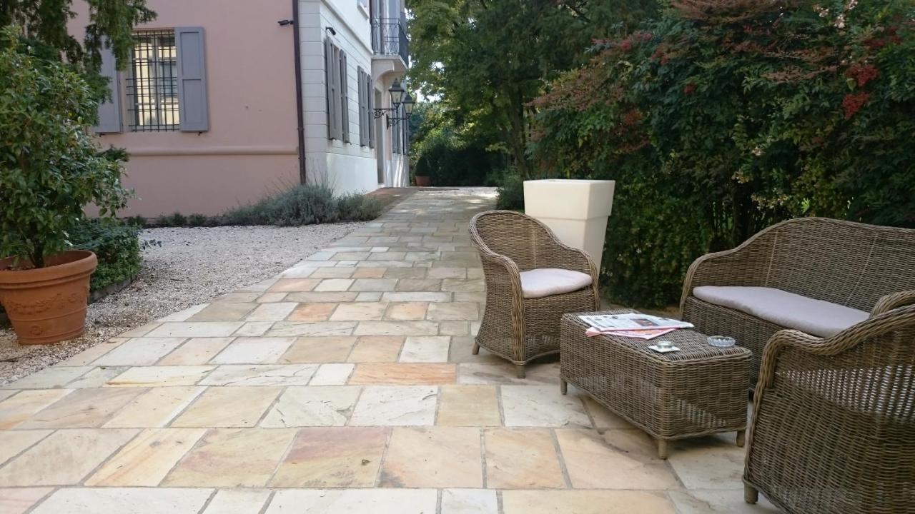 Hotel Villa Nabila Reggiolo Eksteriør bilde