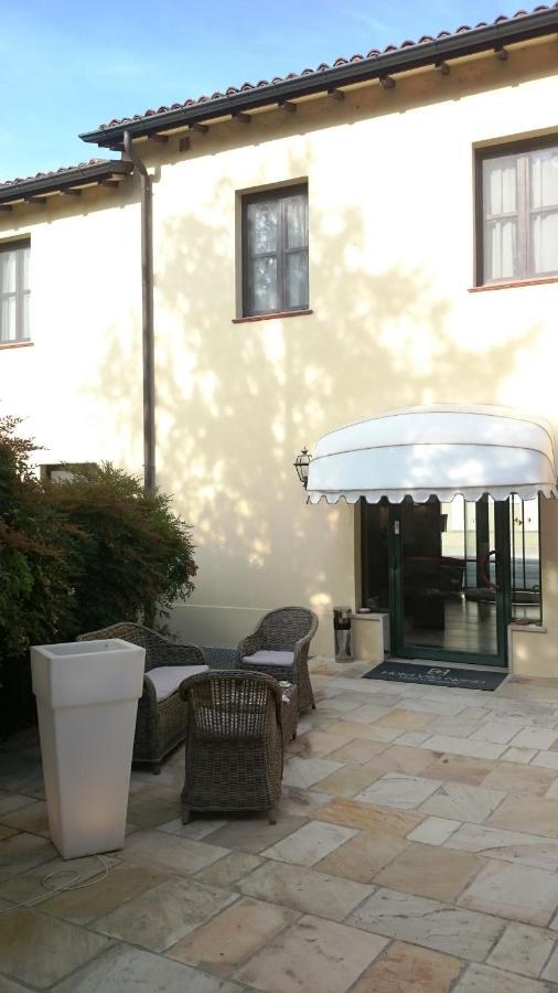 Hotel Villa Nabila Reggiolo Eksteriør bilde
